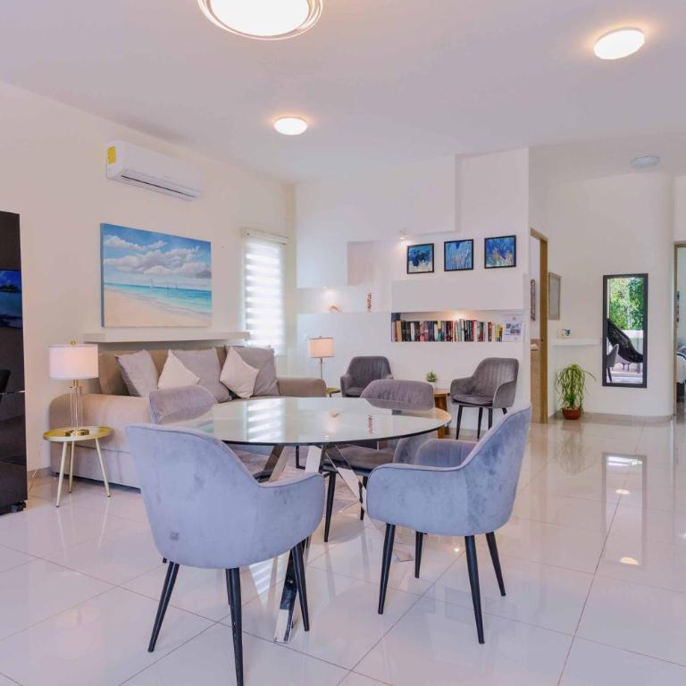 3 Bedroom Holiday Home with Rooftop on luxury neighborhood - fits 8 - Apartamento de 3 dormitorios - 7