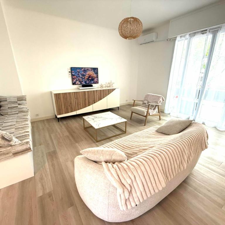 Le Ponteil - New 2-bedroom near beach & Old Town - Two-Bedroom Apartment - 2