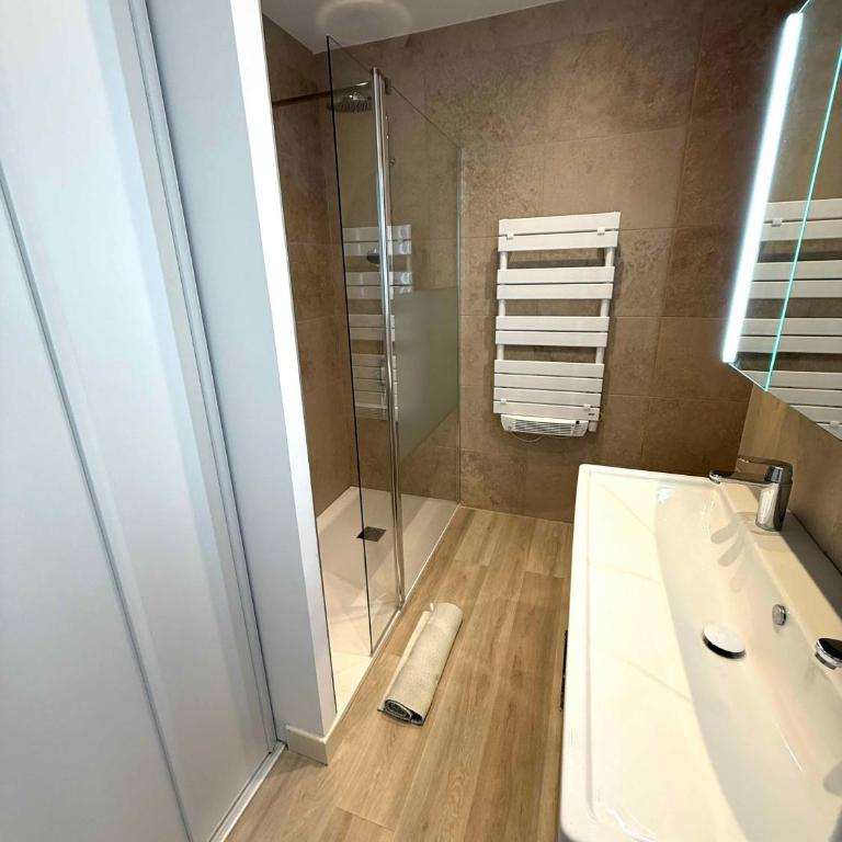 Le Ponteil - New 2-bedroom near beach & Old Town - Two-Bedroom Apartment - 3