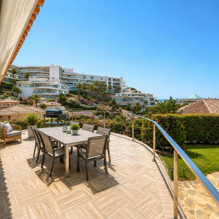 Villa with Private Pool & Mediterranean Gardens Near the Coast - Magnolia Marbella - Three-Bedroom Villa - 14