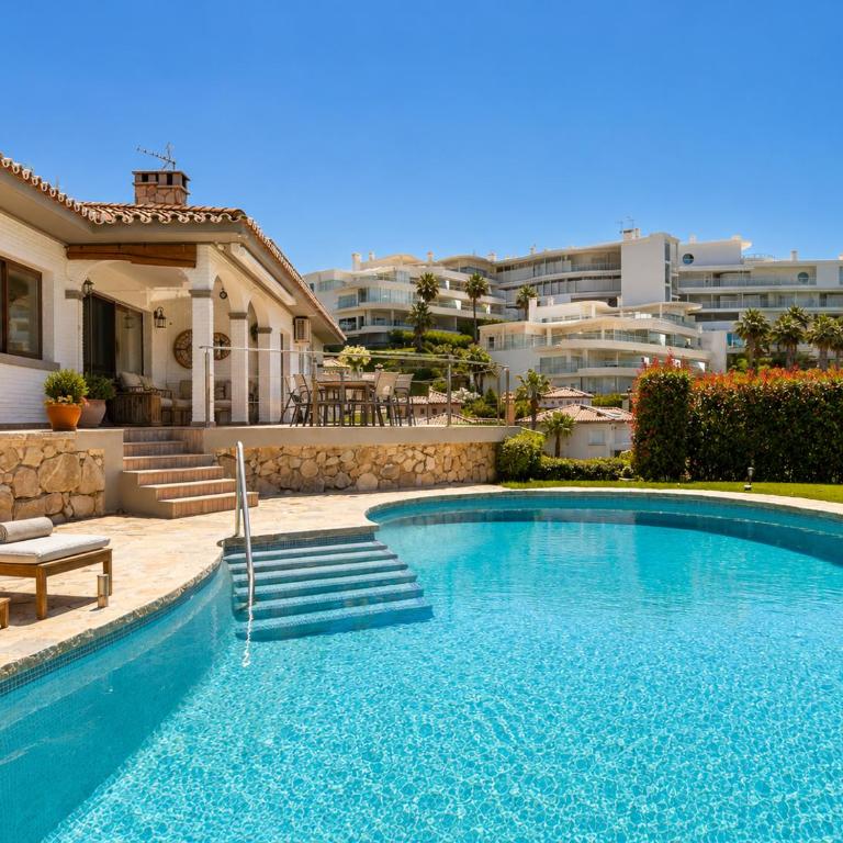 Villa with Private Pool & Mediterranean Gardens Near the Coast - Magnolia Marbella - Three-Bedroom Villa - 17