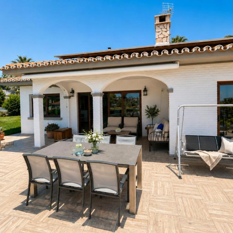 Villa with Private Pool & Mediterranean Gardens Near the Coast - Magnolia Marbella - Three-Bedroom Villa - 23