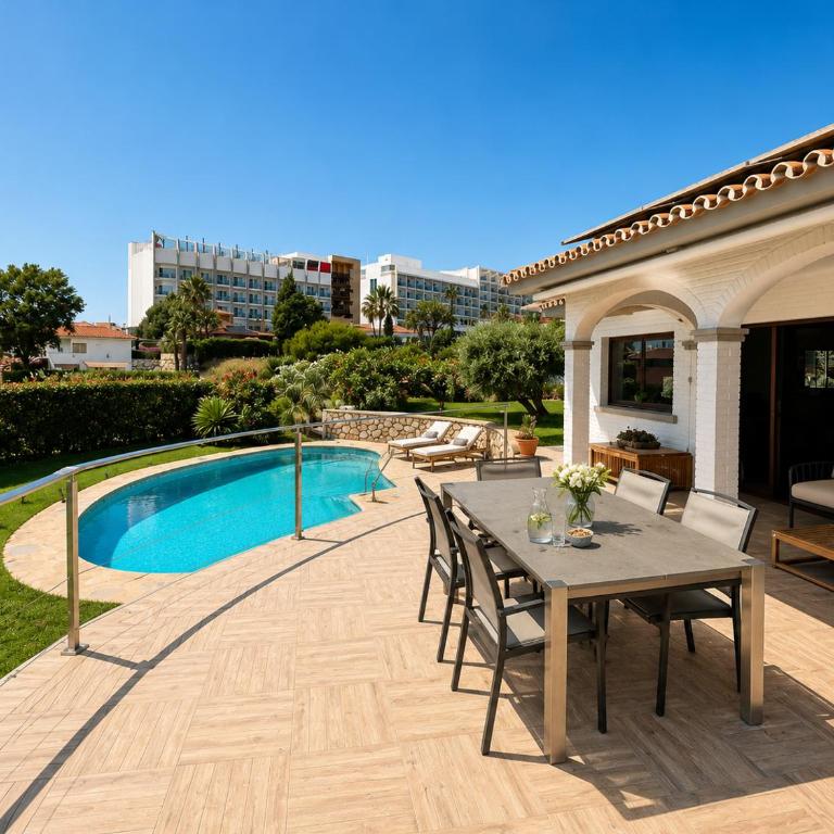 Villa with Private Pool & Mediterranean Gardens Near the Coast - Magnolia Marbella - Three-Bedroom Villa - 24