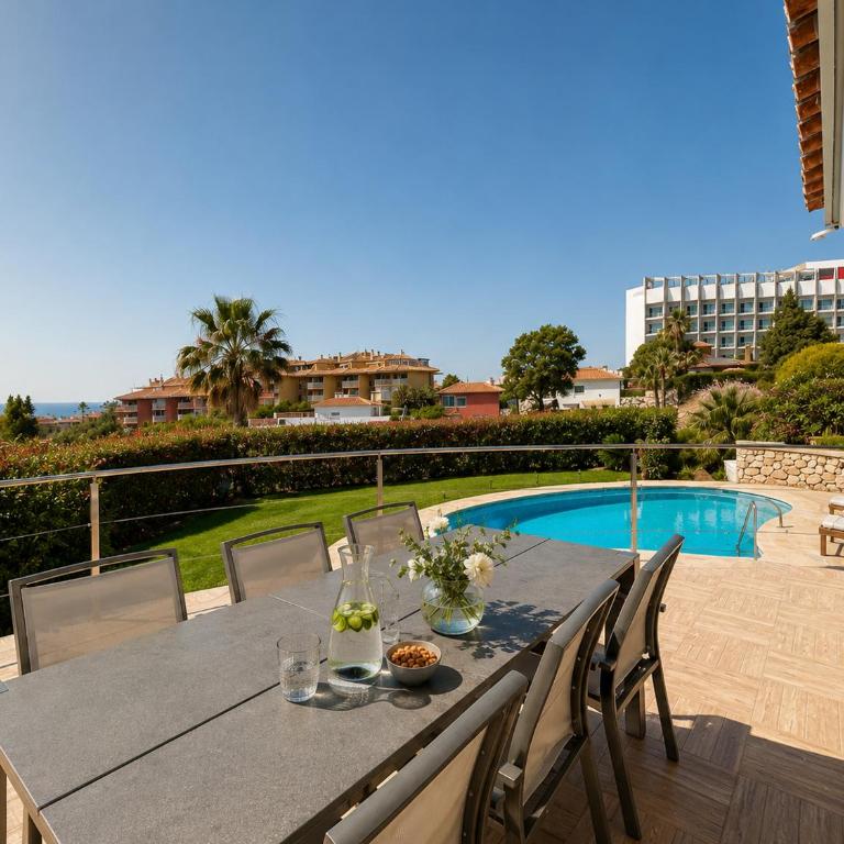 Villa with Private Pool & Mediterranean Gardens Near the Coast - Magnolia Marbella - Three-Bedroom Villa - 28