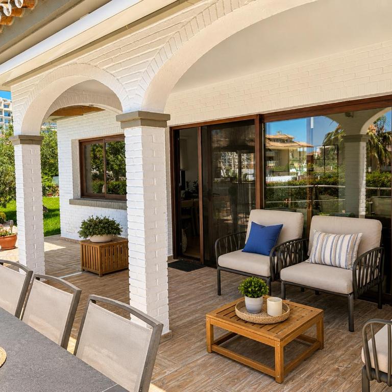 Villa with Private Pool & Mediterranean Gardens Near the Coast - Magnolia Marbella - Three-Bedroom Villa - 34