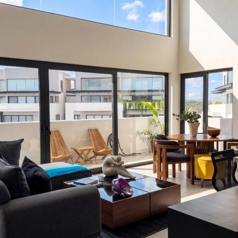 LUX 2-Storie 3-BDR , 3.5 Bath Penthouse - Three-Bedroom Apartment - High Floor - 3