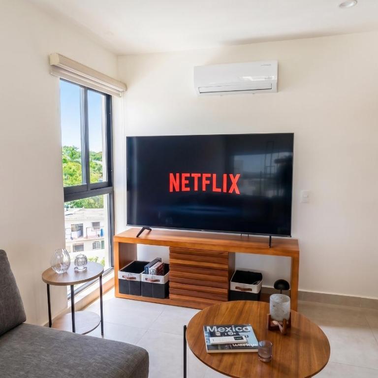 LUX 2-Storie 3-BDR , 3.5 Bath Penthouse - Three-Bedroom Apartment - High Floor - 19