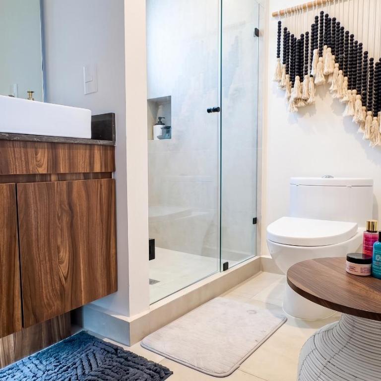 LUX 2-Storie 3-BDR , 3.5 Bath Penthouse - Three-Bedroom Apartment - High Floor - 30