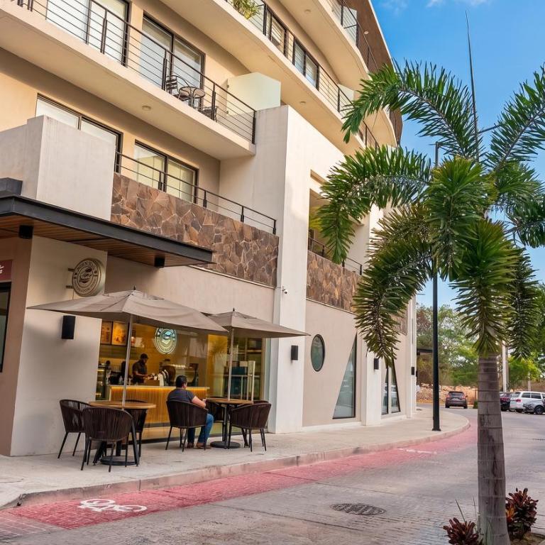LUX 2-Storie 3-BDR , 3.5 Bath Penthouse - Three-Bedroom Apartment - High Floor - 42