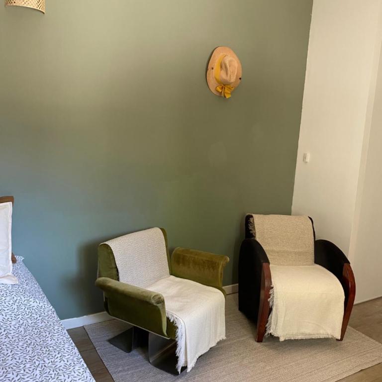 Studio indépendant dans propriété campagne Aixoise terrasse et piscine période estivale - Studio - 11