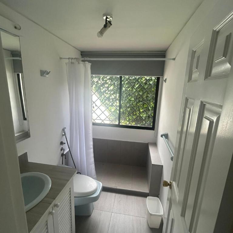 Suit en Urbanización Monteserrín - Apartamento de 2 dormitorios - 4