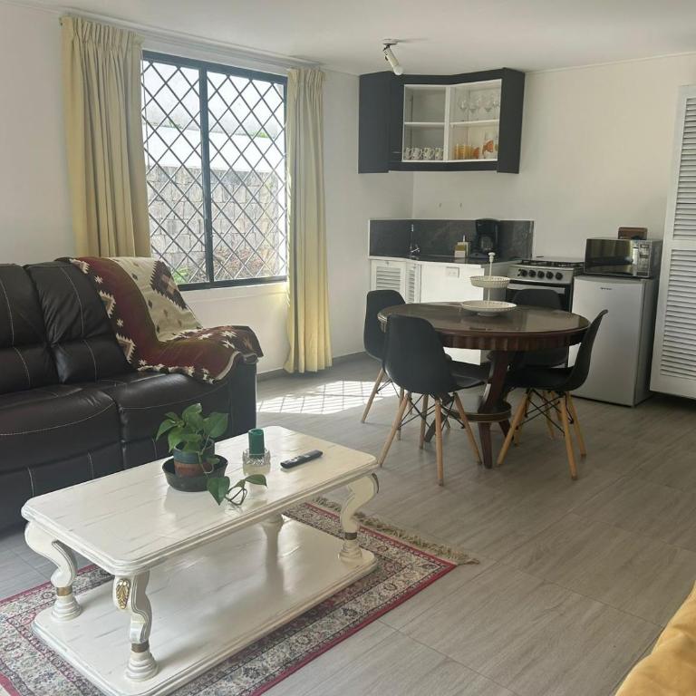 Suit en Urbanización Monteserrín - Apartamento de 2 dormitorios - 13
