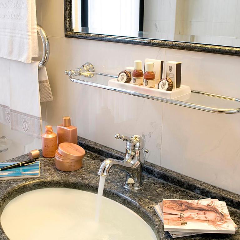 Hotel Simplon - Standard Double or Twin Room on the back - 3