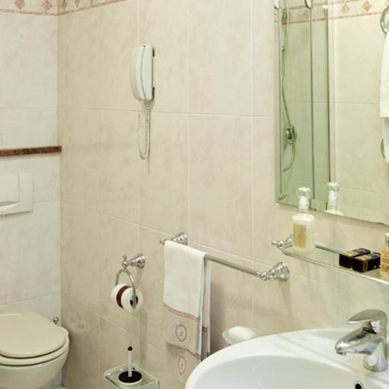 Hotel Simplon - Family 3 classic with lake or side pool view - 6