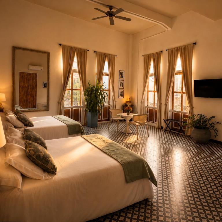 Ivy House Cartagena - Family Room with Balcony - 3