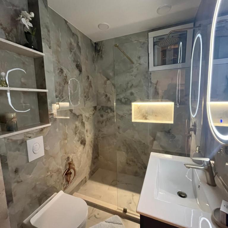 Melanie- City Centre Apartment - Apartman sa 2 Spavaće Sobe - 6