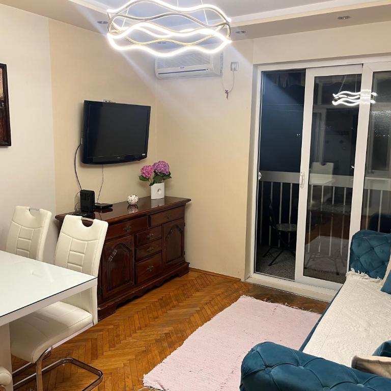 Melanie- City Centre Apartment - Apartman sa 2 Spavaće Sobe - 3