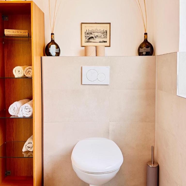 Fireplace Room, Free Parking, Artist's House - Doppelzimmer mit eigenem externen Bad - 7
