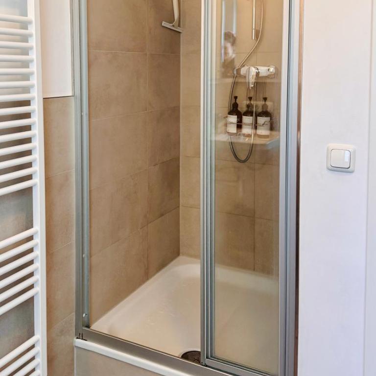 Fireplace Room, Free Parking, Artist's House - Doppelzimmer mit eigenem externen Bad - 17