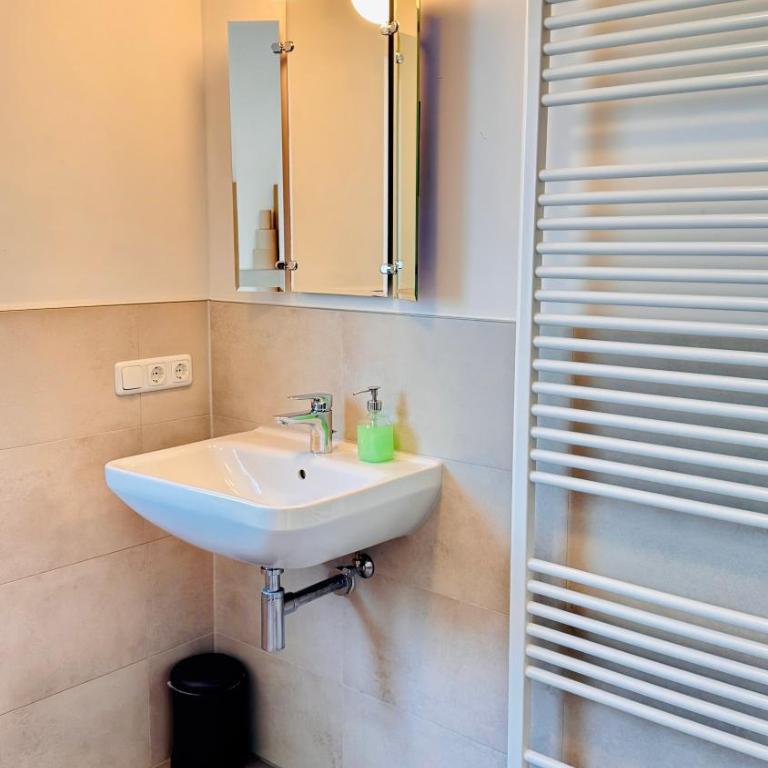 Fireplace Room, Free Parking, Artist's House - Doppelzimmer mit eigenem externen Bad - 18