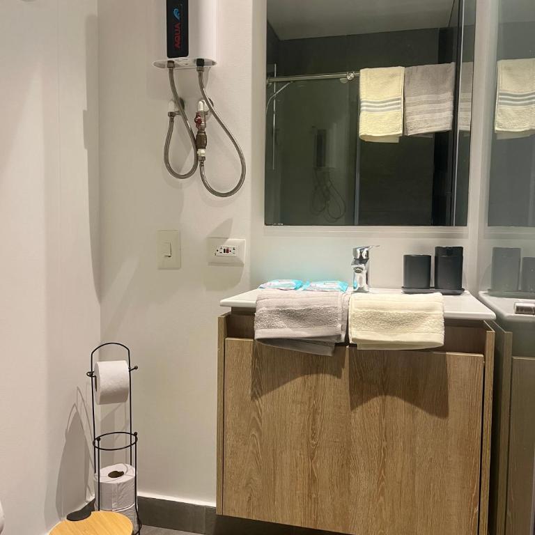 Loft Chapinero Central WiFi 900Mb Coworking & Terrazas - Two-Bedroom Apartment - 25