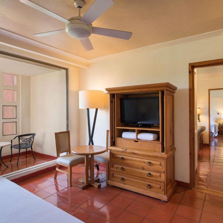 Club Regina Puerto Vallarta - Two-Bedroom Deluxe King Suite with Balcony, Jacuzzi and Lagoon View - 4