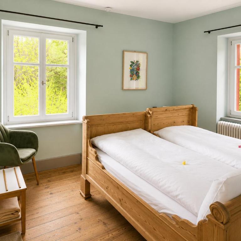 Gasthaus Crestasee - Standard Zweibettzimmer mit Gartenblick - 7