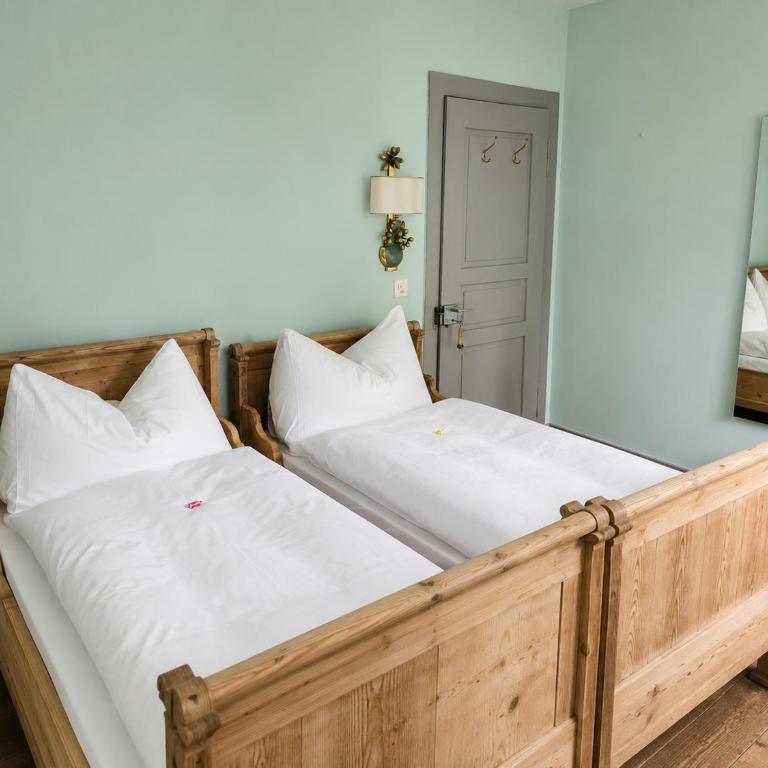 Gasthaus Crestasee - Standard Zweibettzimmer mit Gartenblick - 11