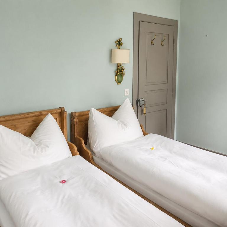 Gasthaus Crestasee - Standard Zweibettzimmer mit Gartenblick - 12
