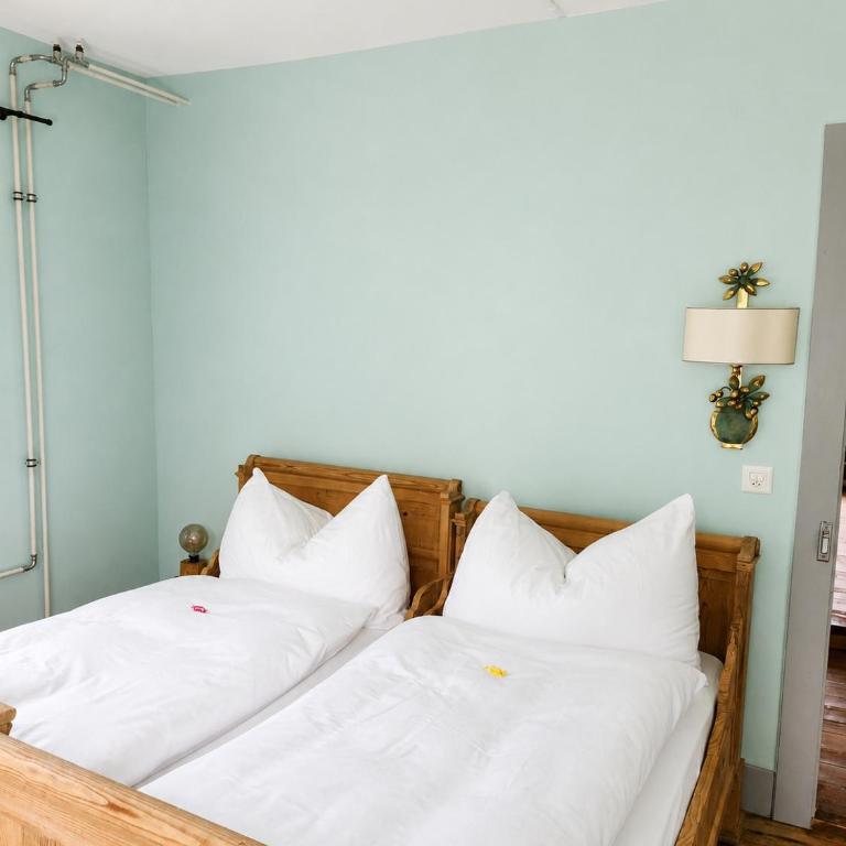 Gasthaus Crestasee - Standard Zweibettzimmer mit Gartenblick - 16