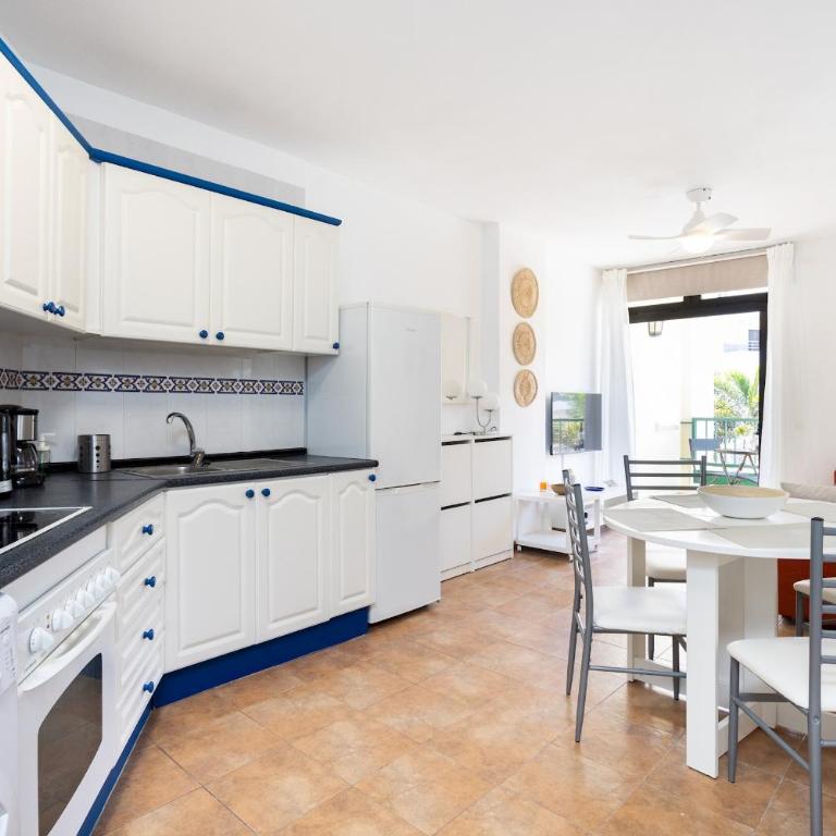 Home2Book Cozy Coastal Apt & Pool, Los Cristianos - Appartement - 11