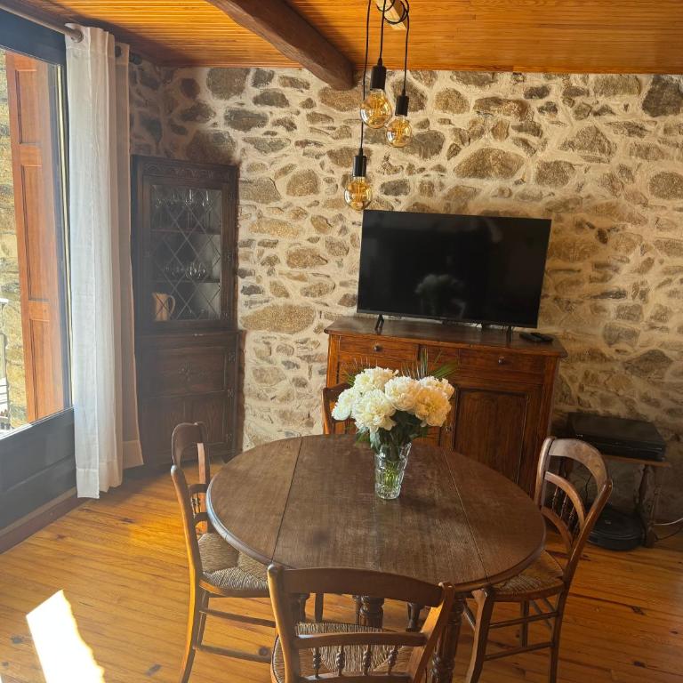 Maison Cal Pere - Garage - Village center -Lake view - Haus mit 2 Schlafzimmern - 4