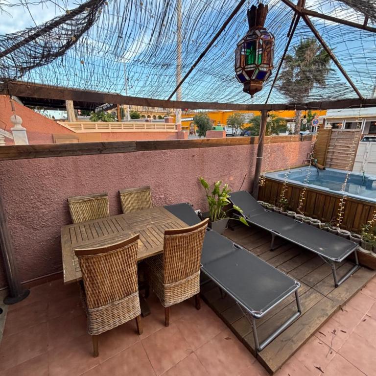 Bungalow en la Playa con Terraza Soleada, Jacuzzi, Solarium, Piscina comunitaria - Apartment mit 2 Schlafzimmern - 38