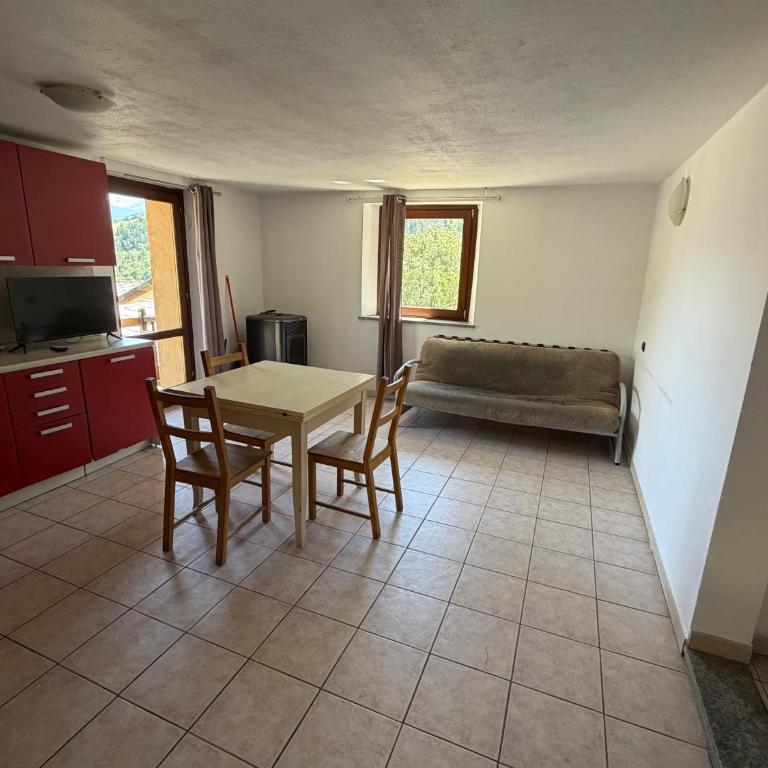 Maison Jaune 26 - Appartamento con 2 Camere da Letto e Balcone - 7