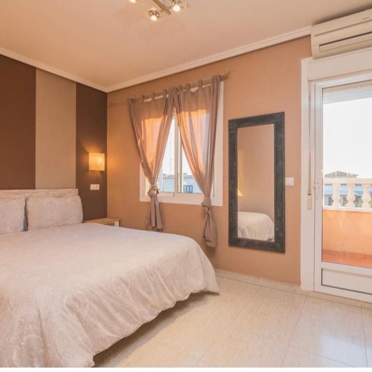 Bungalow en la Playa con Terraza Soleada, Jacuzzi, Solarium, Piscina comunitaria - Apartment mit 2 Schlafzimmern - 8