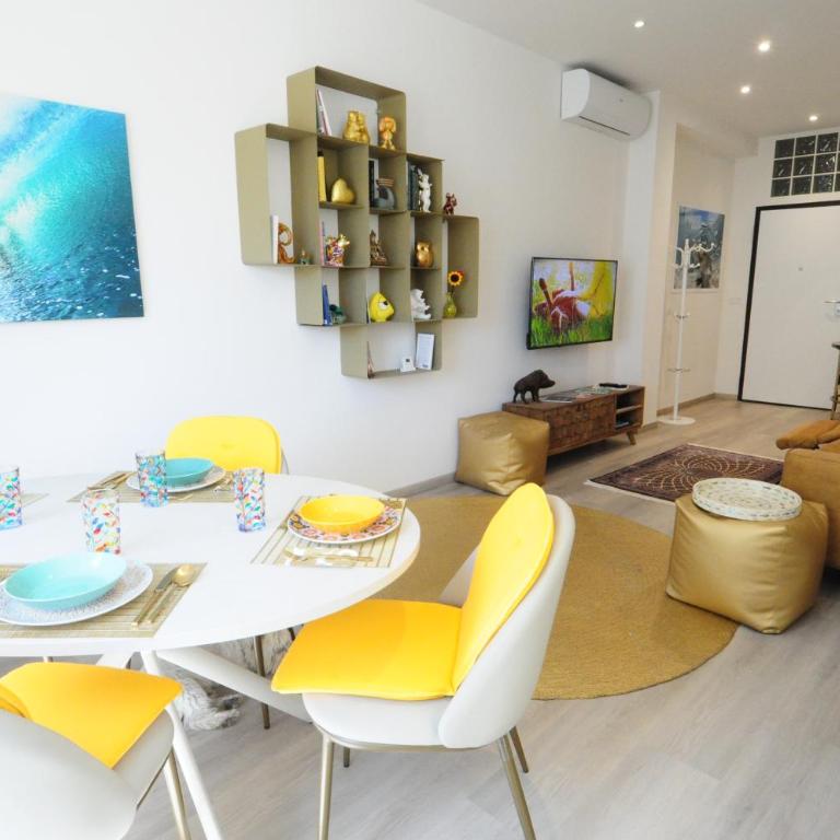 Suite Beach Apartments Cagliari - Deluxe Two-Bedroom Apartment with Garden View - 2