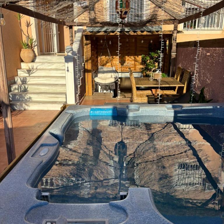 Bungalow en la Playa con Terraza Soleada, Jacuzzi, Solarium, Piscina comunitaria - Apartment mit 2 Schlafzimmern - 1