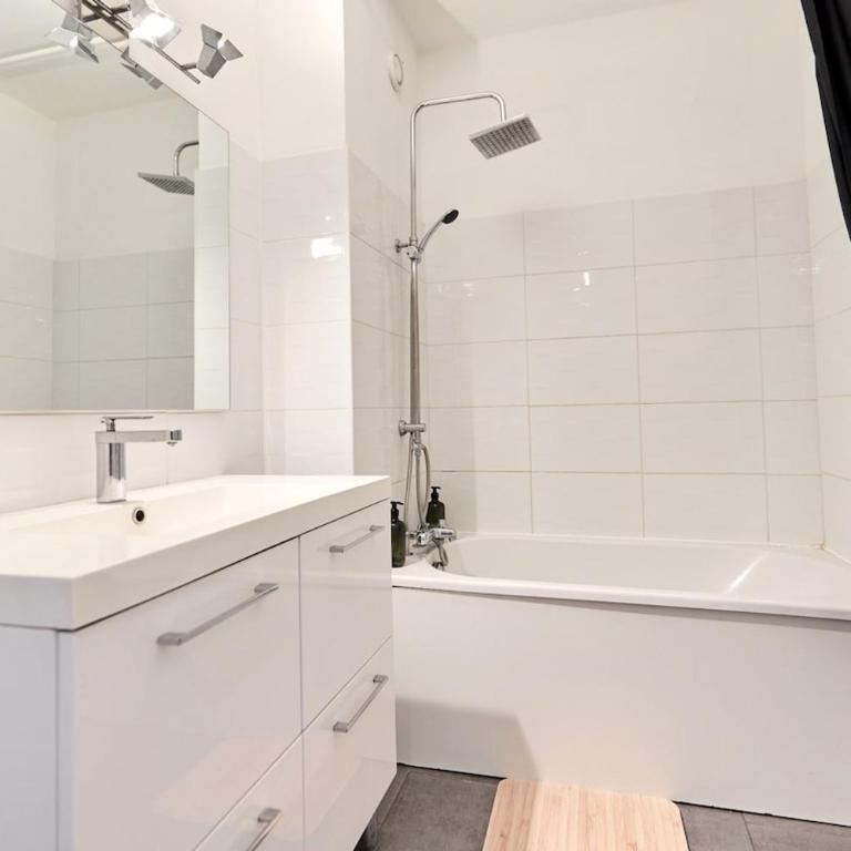 3 bedrooms, Free parking, 10 min from the Arena - Apartment mit 3 Schlafzimmern - 15