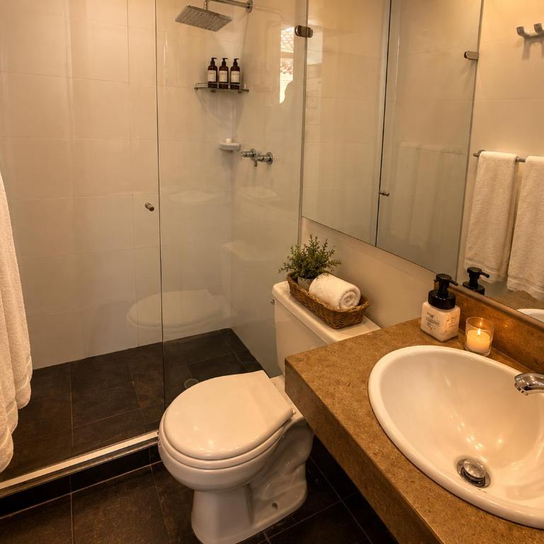 Ivy House Cartagena - King Room with Balcony - 2