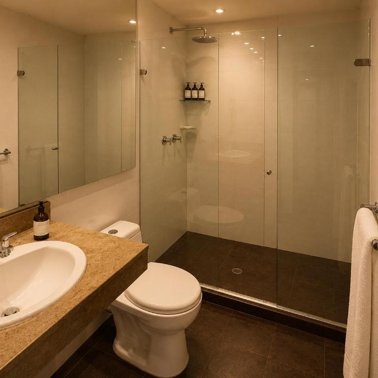 Ivy House Cartagena - Queen Room with Balcony - 2