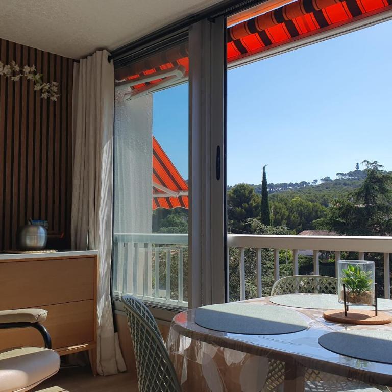 Apartment with loggia 300m from the beach - Studio - 7