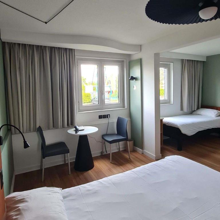 ibis Vannes - Chambre Standard avec Lit Double et Lits Jumeaux - 4