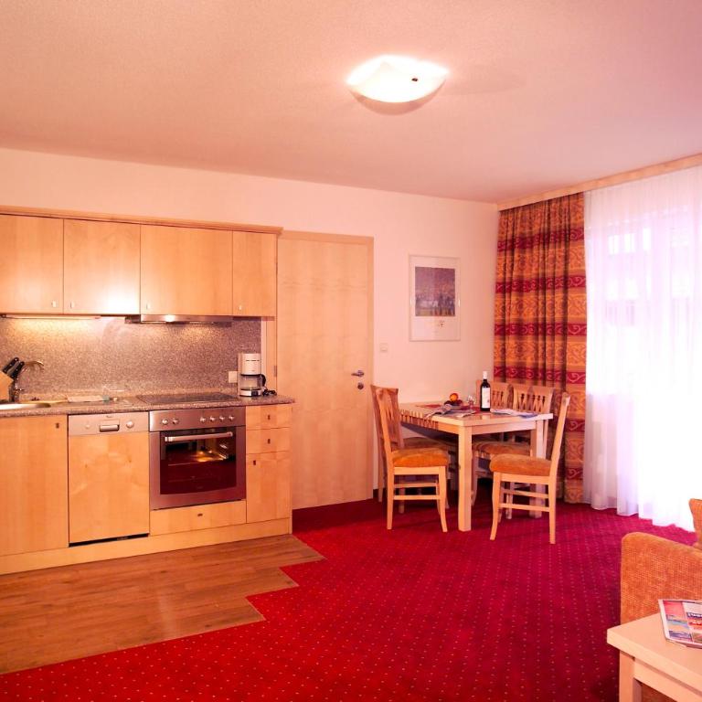Falkner Appartement Resort - Großes Apartment mit 2 Schlafzimmern und Balkon (6 Erwachsene) - 1