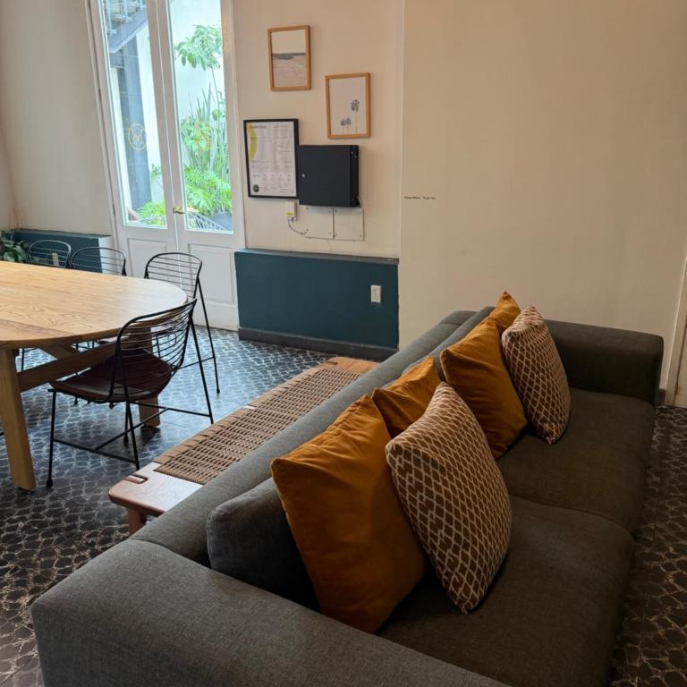 Stylish Colonial Stay in Roma Norte W Rooftop 8BR - Apartment - 40