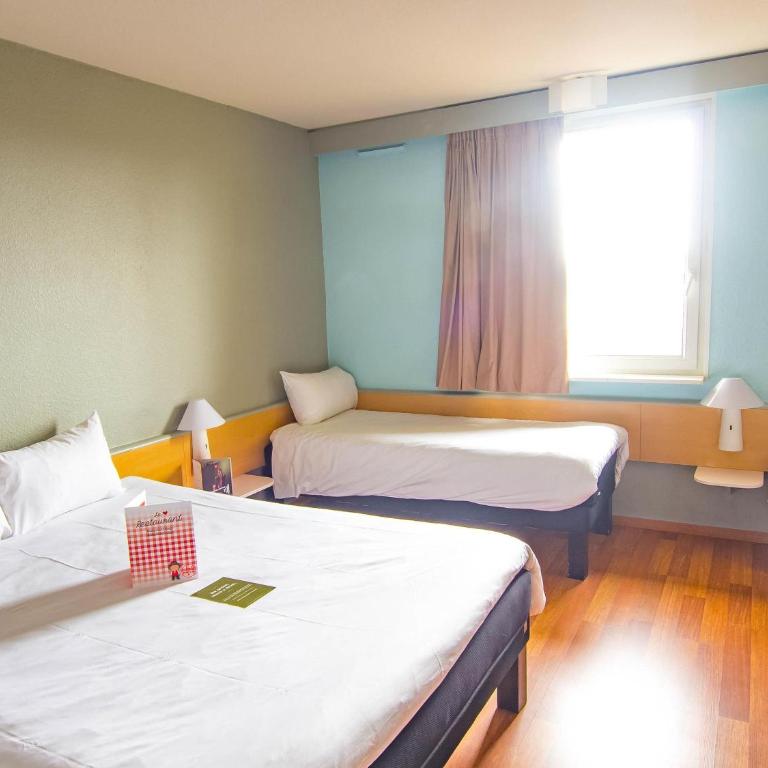 ibis Colmar Est - Hotel Restaurant en Alsace - Chambre Standard avec Lit Double et Lits Jumeaux - 1