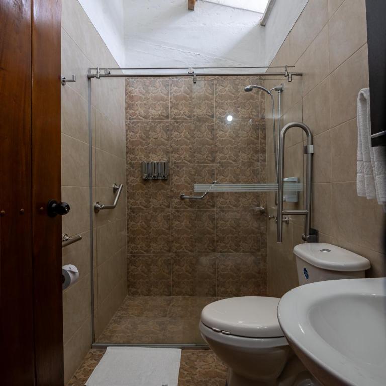 Finca Hotel 12 Palmas- Aeropuerto JMC - Habitación adaptada para personas con movilidad reducida - Cama grande - 8