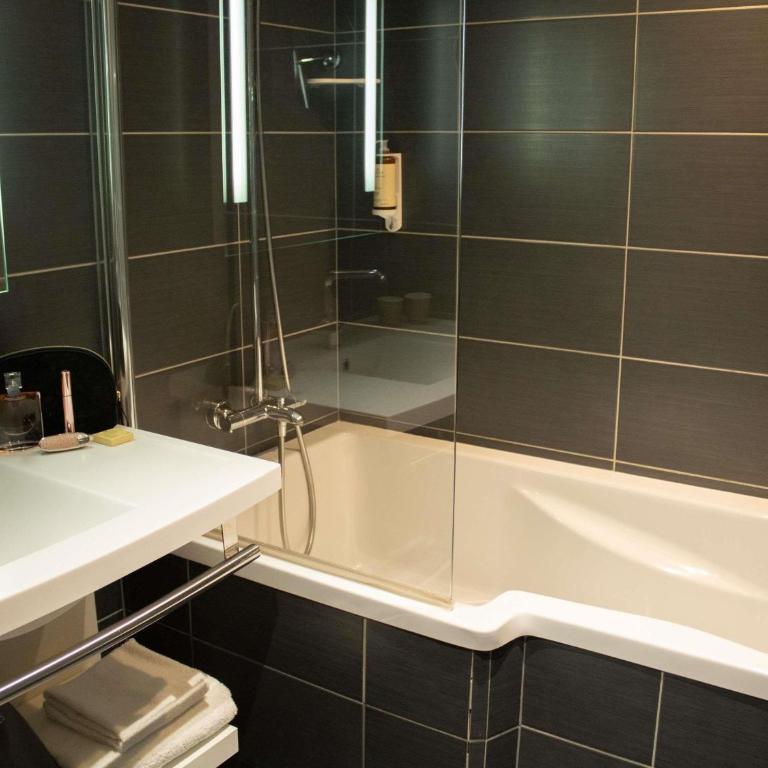 Mercure Tours Nord - Chambre Familiale Classique avec Lit Double et Canapé-Lit - 6