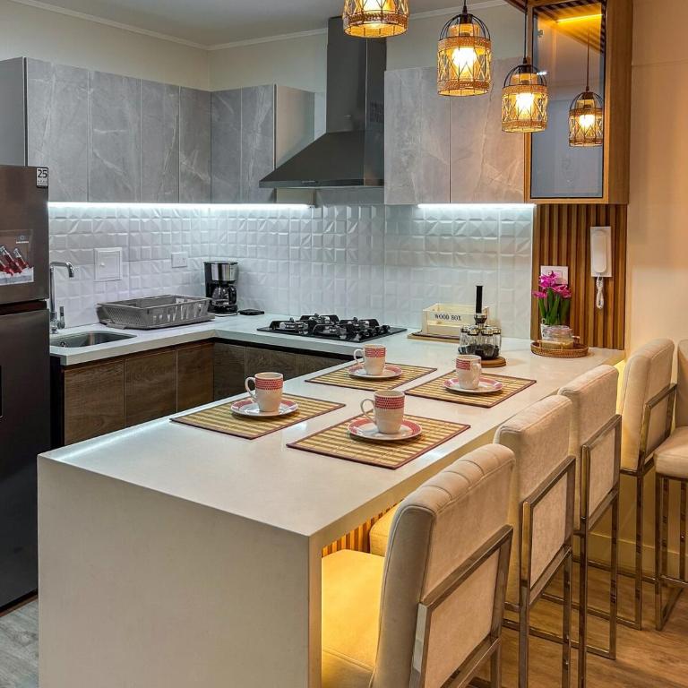 Modern Apartment 805 with Ocean View - Two-Bedroom Apartment with City View - 15