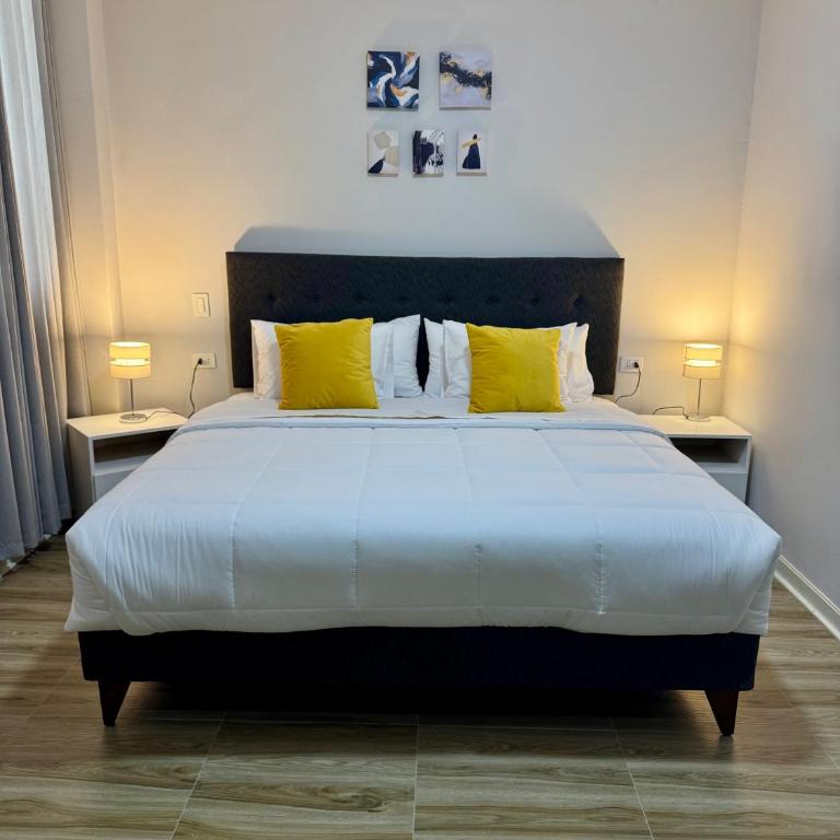Departamento nuevo, lujoso y espacioso - Four-Bedroom Deluxe Apartment - 5