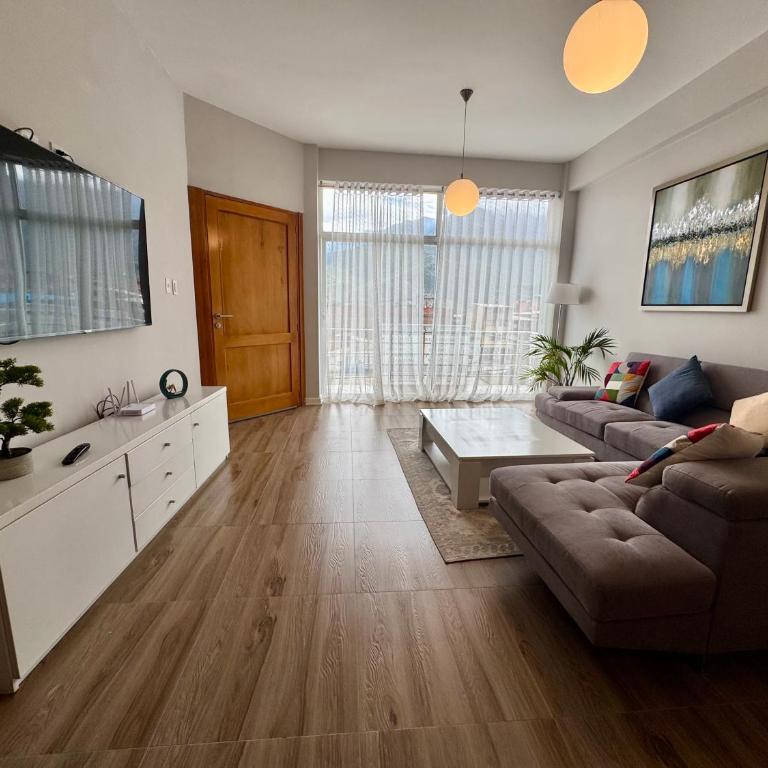 Departamento nuevo, lujoso y espacioso - Four-Bedroom Deluxe Apartment - 1